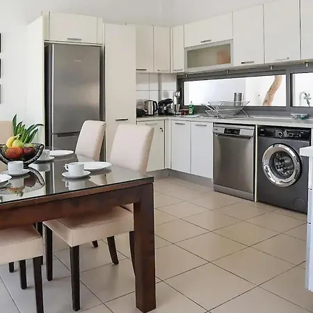 Dom wakacyjny Nice home in Miliou-Paphos w/ WiFi&3 Bedrooms
