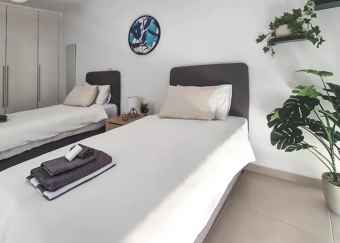 Vakantiehuis Amazing In Miliou-paphos With Wifi